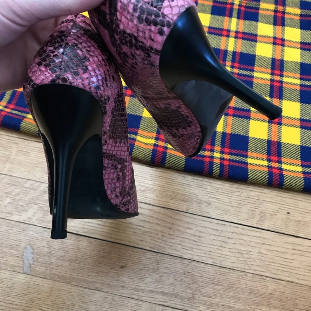 Steve Madden Pink Tarrah Python Heels Pointed Toe - image 6